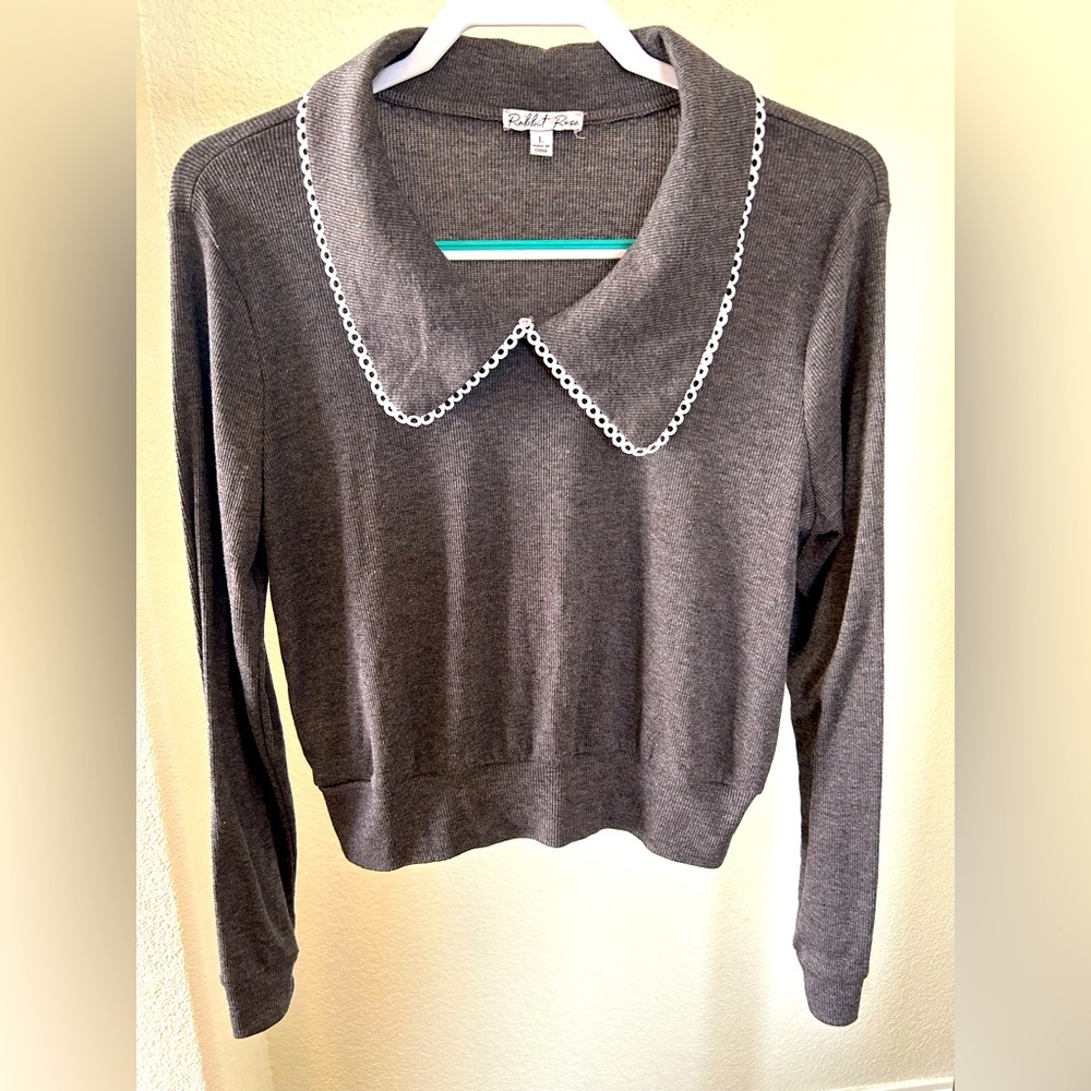 Rabbit Rose charcoal gray sweater large crop top